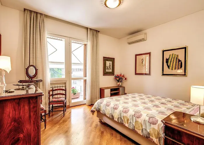 Apartament Terrazza Piccolomini: Elegant Stunning View Over Rome/st Peter's Dome *