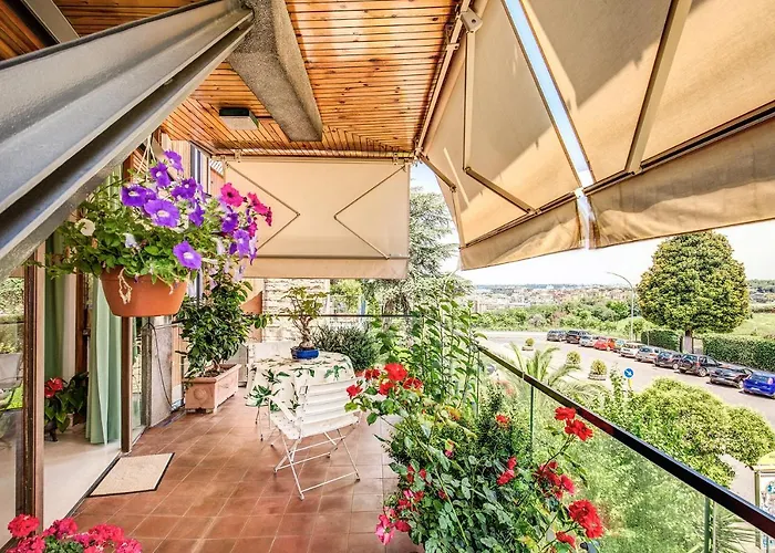 Terrazza Piccolomini: Elegant Stunning View Over Rome/st Peter's Dome Rzym