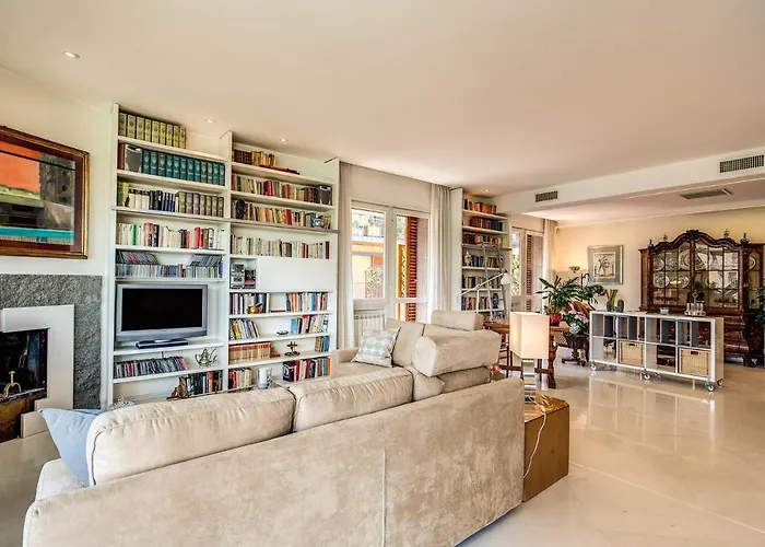 Terrazza Piccolomini: Elegant Stunning View Over Rome/st Peter's Dome Apartament